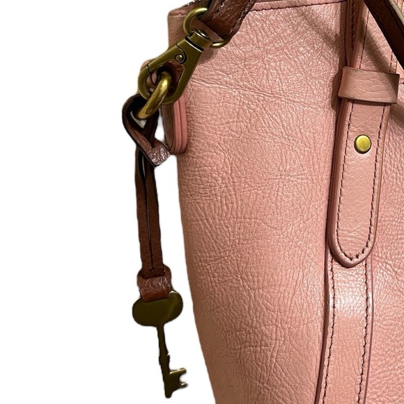 Fossil Pink Leather Tote Bag- EUC 2 straps smaller size - Picture 6 of 11